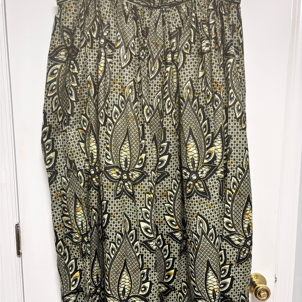 Chic Black and Cream Patterned A-Line Skirt